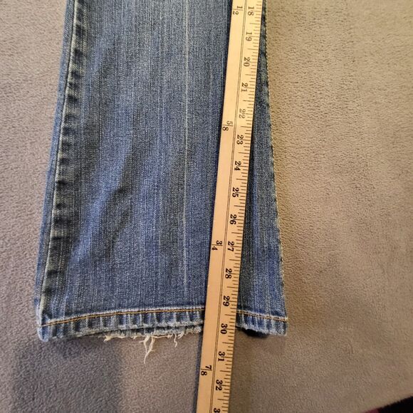 Levi's 525 Jeans Women's 6S Blue Medium Wash Boot Cut Stretch Jeans Distressed - Picture 6 of 11